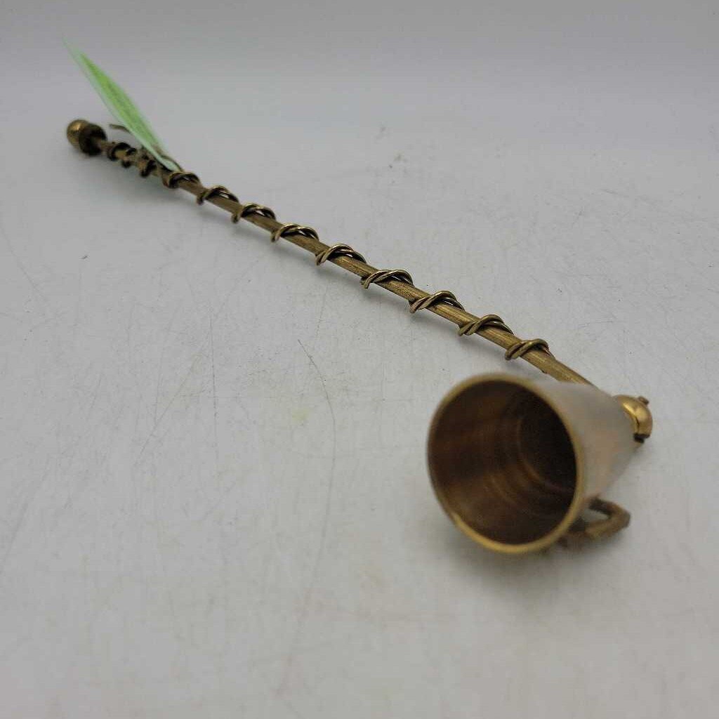 Vintage Solid Brass Candle Snuffer with Twisted Handle & Bow Detail (TSC)