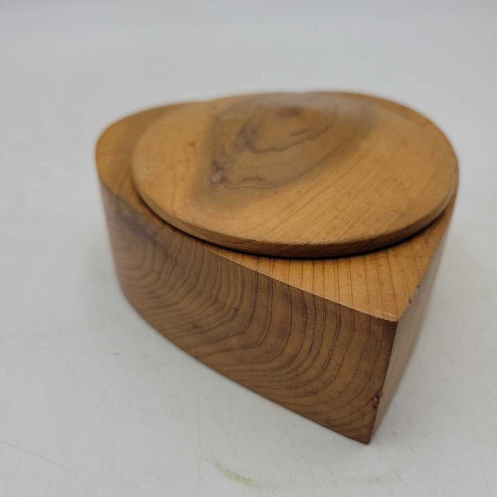 Hand Made Wooden Heart Box (RHA)