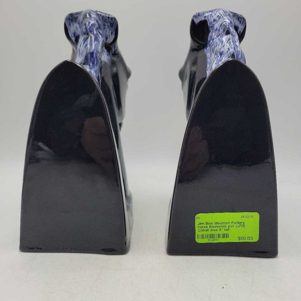 Blue Mountain Pottery Horse Bookends pair (JFH)