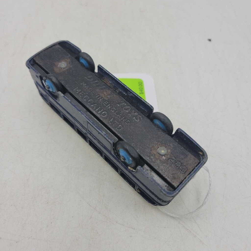 Dinky 283 BOAC Coach Bus (GEC)