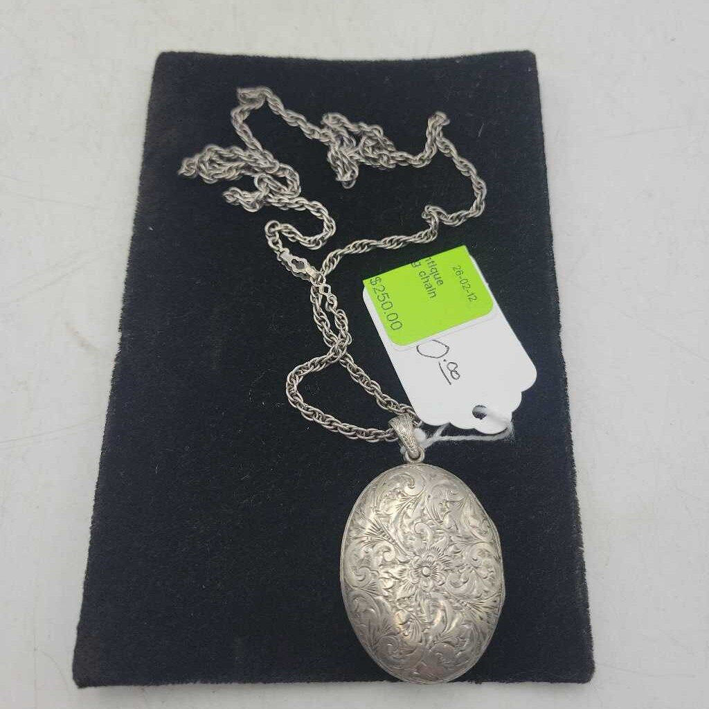 Sterling Silver antique locket (LIND)
