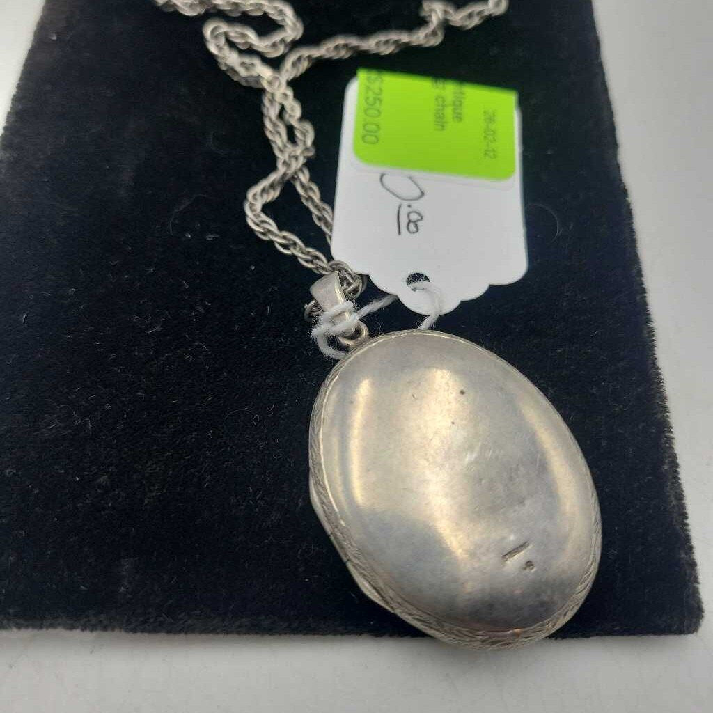 Sterling Silver antique locket (LIND)