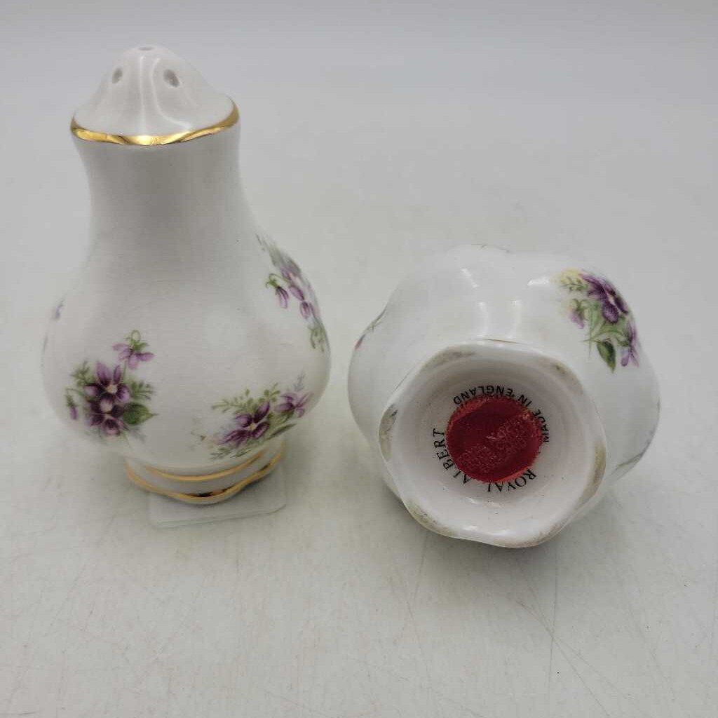 Royal Albert "Sweet Violet" Salt and Pepper (YVO) (602)