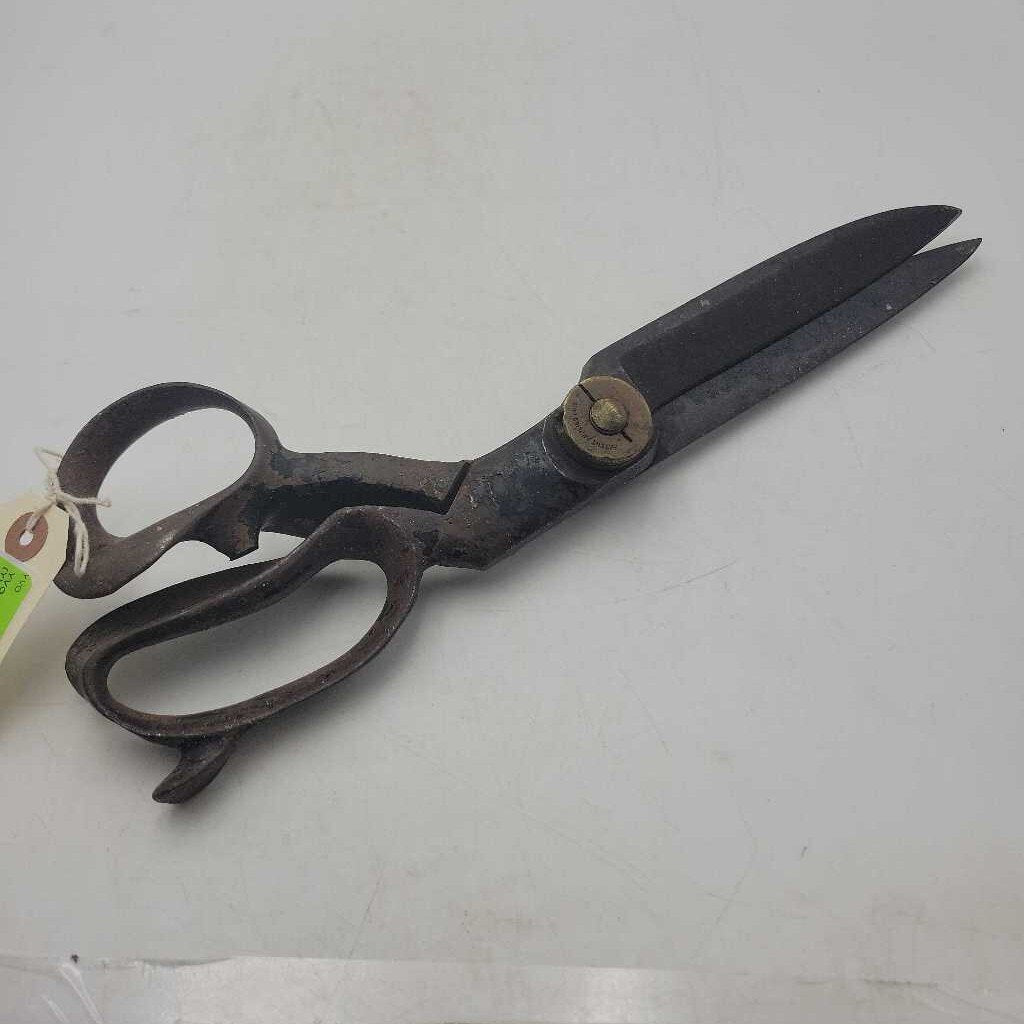 Vintage Shears Scissors (YVO) (602)