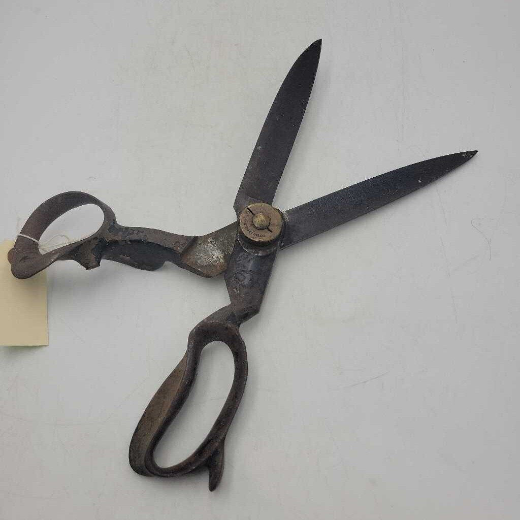 Vintage Shears Scissors (YVO) (602)