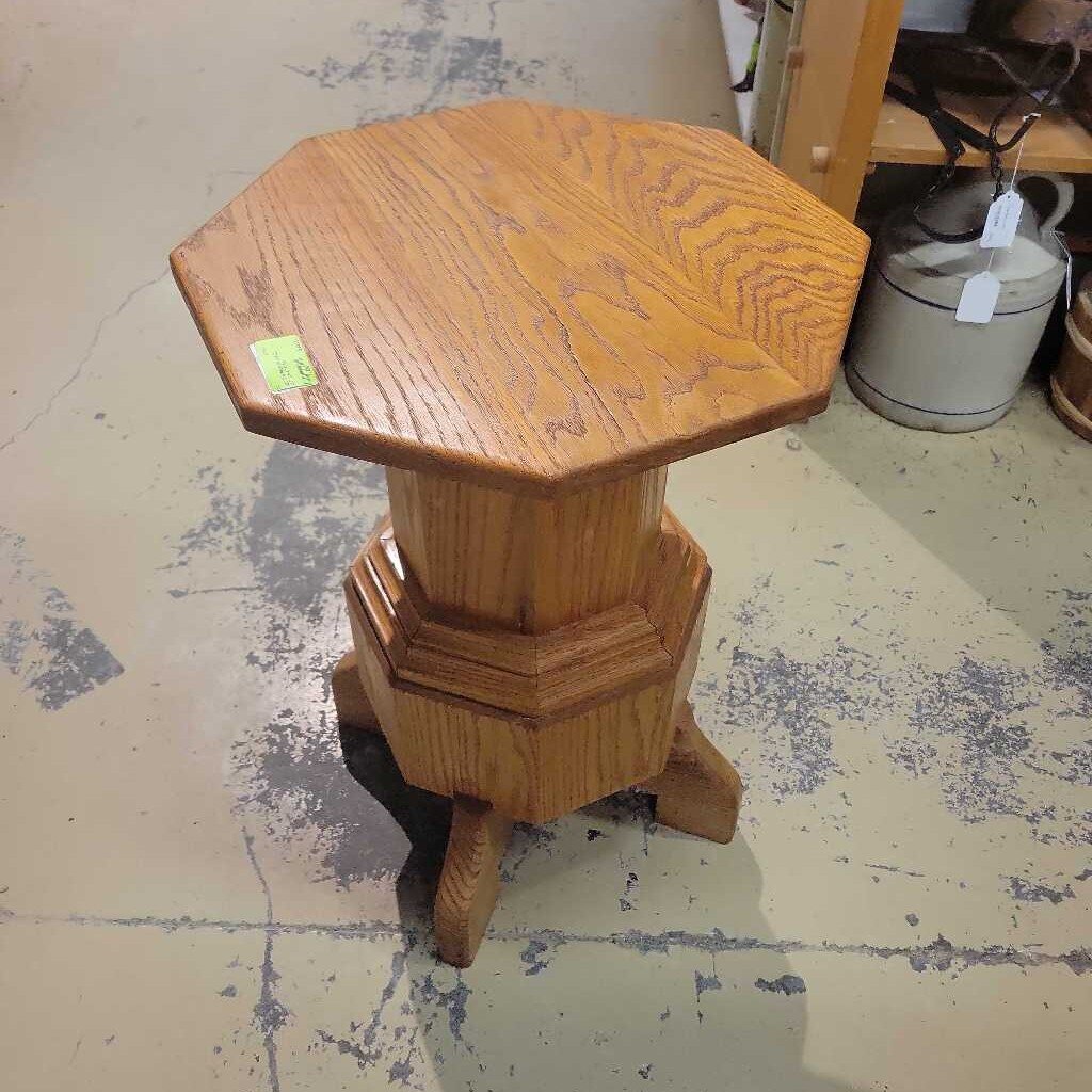 Oak Pedestal (GEC)