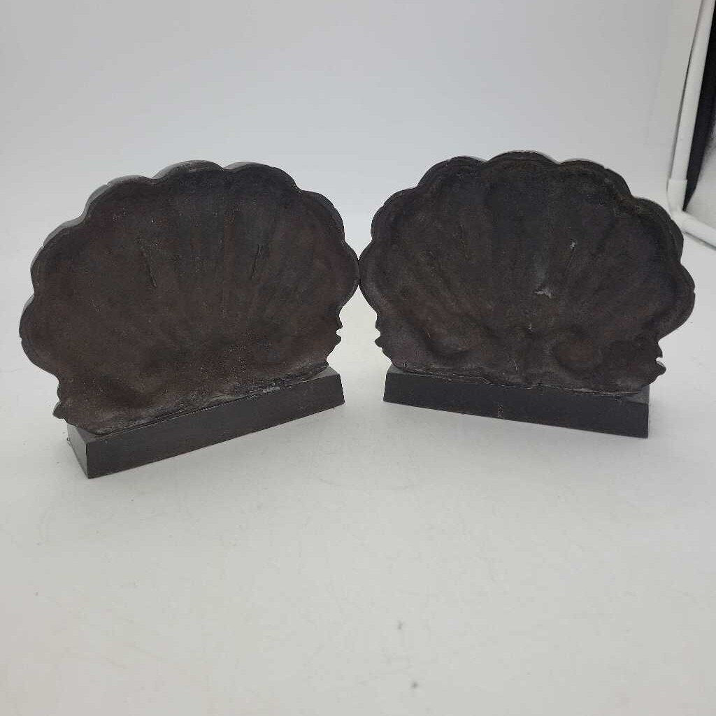 Pair 1990s Scalloped Shell Bookends (CM1028)