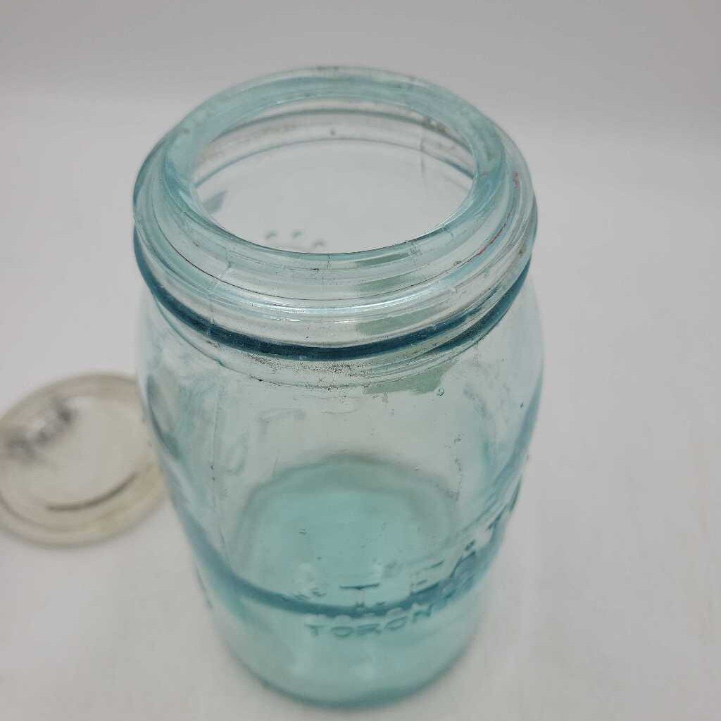 T.Eaton Co. Crown Quart Jar (JAS)