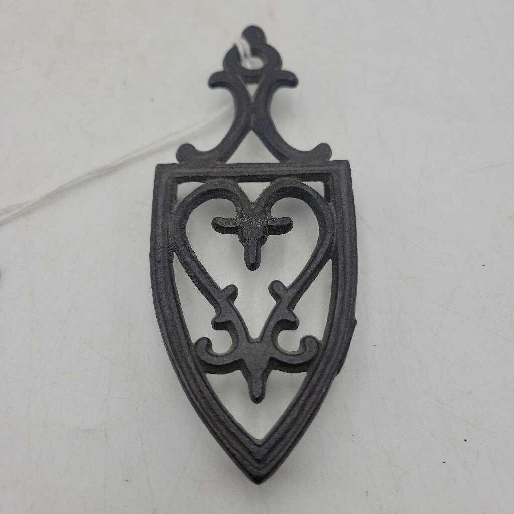 Miniature Cast Iron Trivet Heart (JEF)