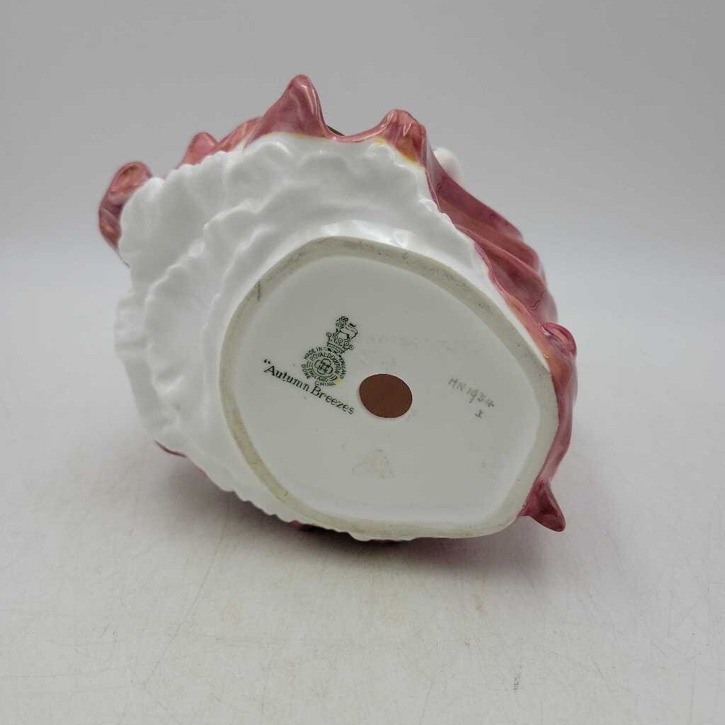 Royal Doulton "Autumn Breezes " figurine HN1934 (DEB)