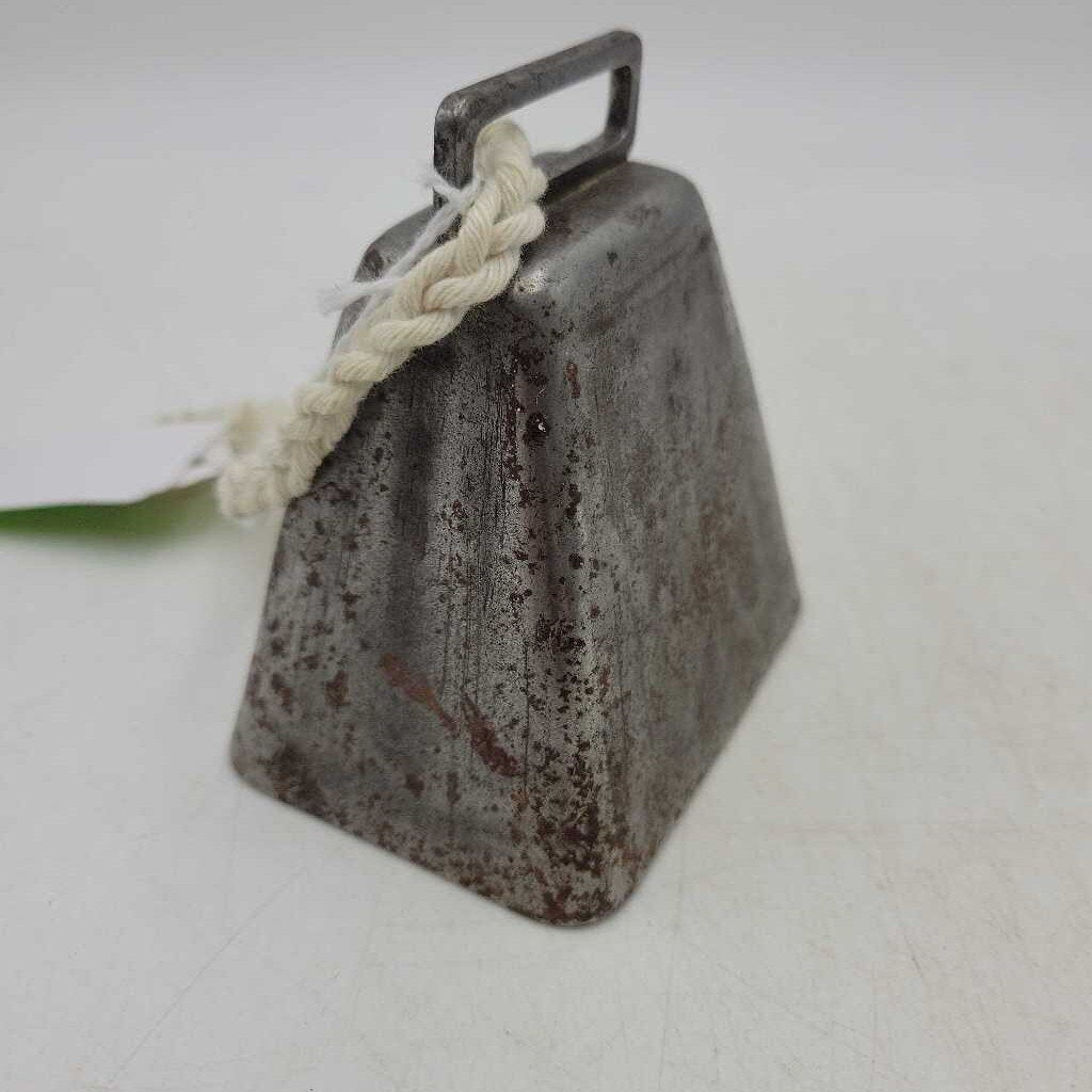 Metal small bell (BS)