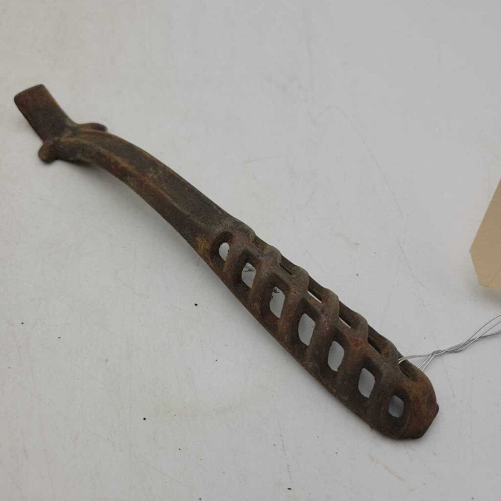Antique Large Stove plate lifter (JAS)