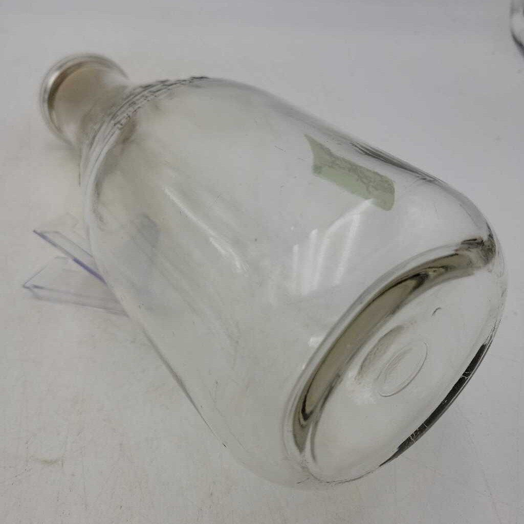 Model Dairy Quart milk bottle (JAS)