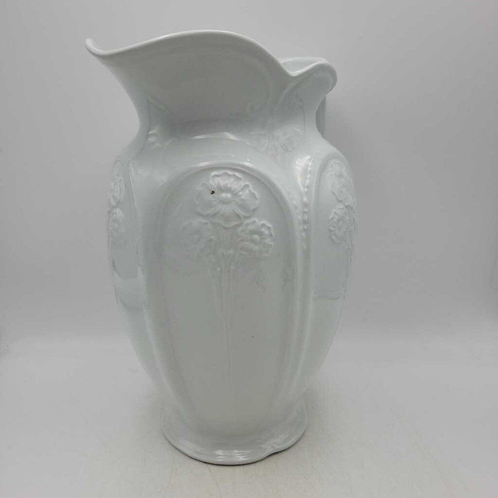 Ironstone Pitcher Meakin England (KAR)