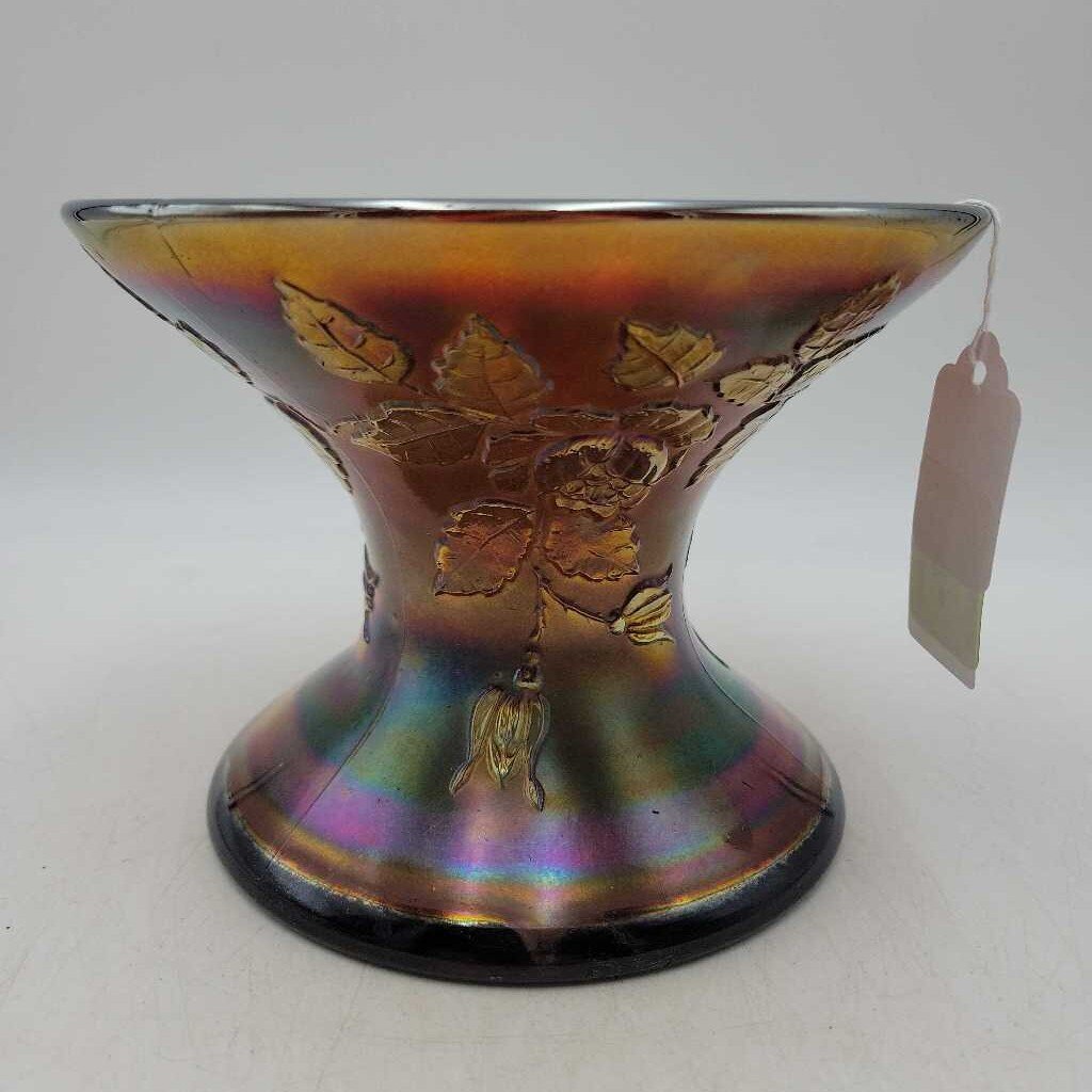 Carnival glass vase (DEB)