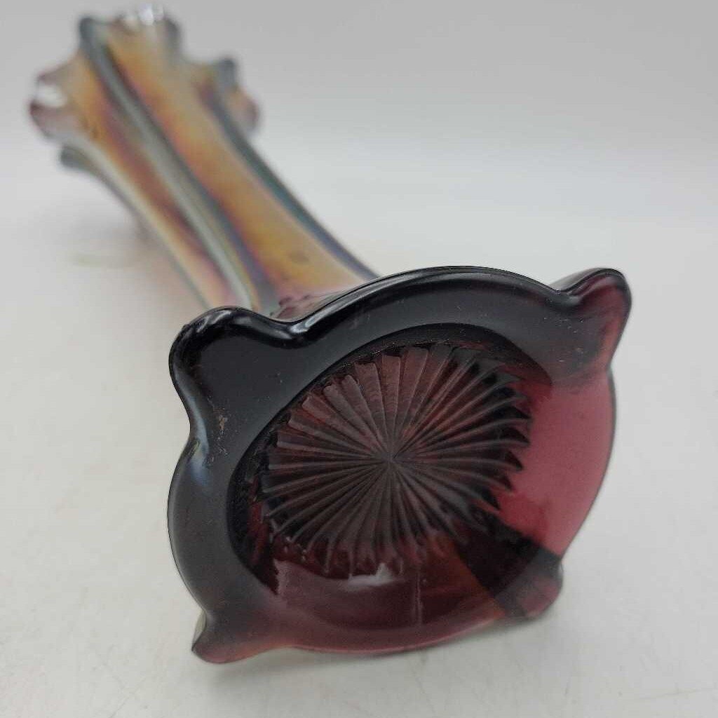 Carnival glass vase (DEB)