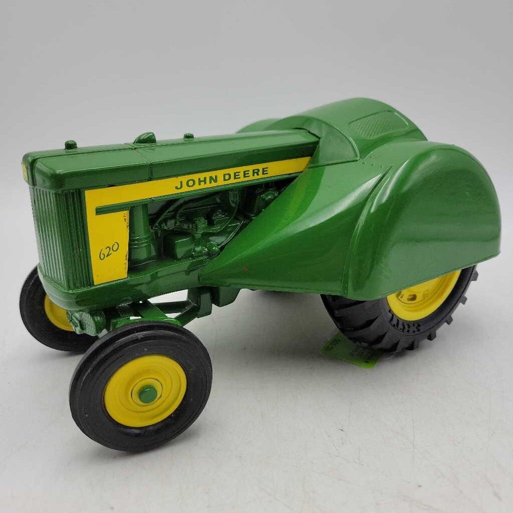 Rare John Deere Tractor 620 Orchard Model (RAE)