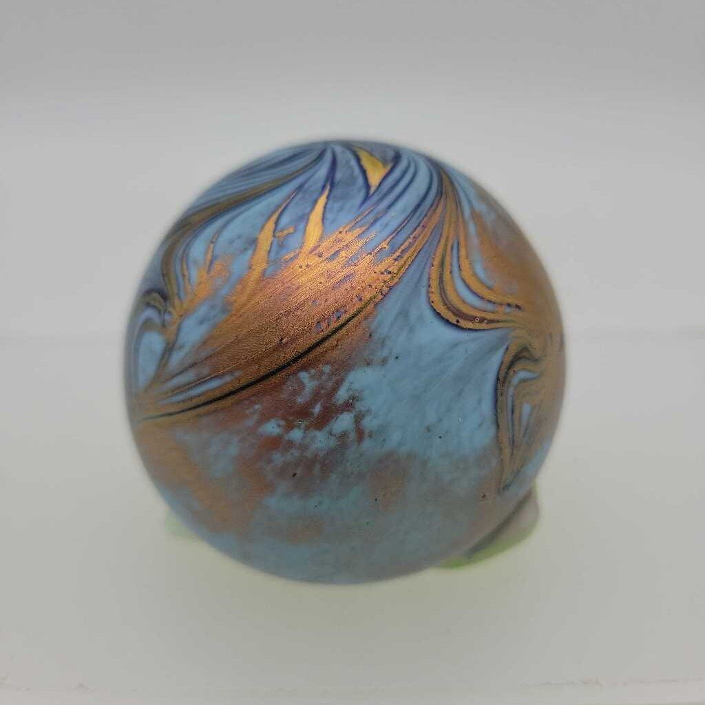 Iridescent art glass paperweight SR (NUR)