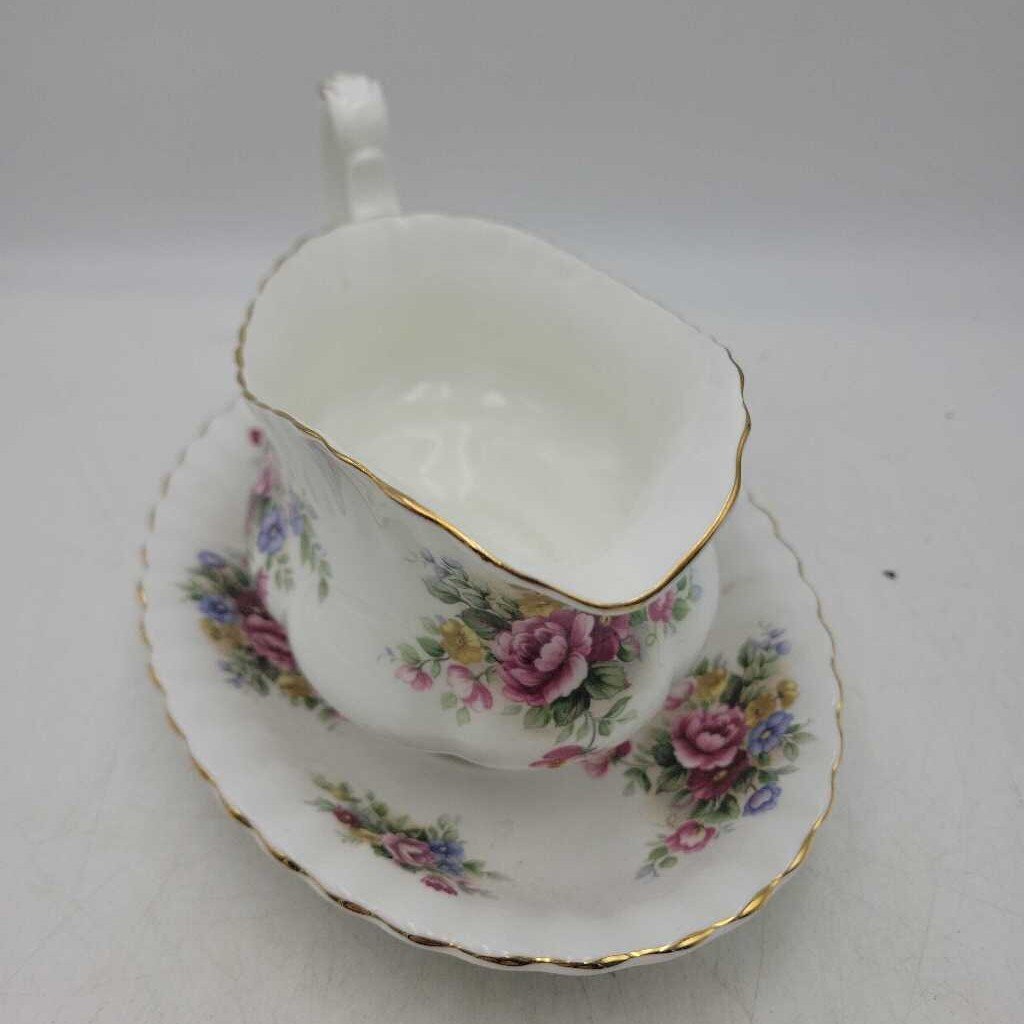 Royal Albert Gravy Boat pitcher and plate Chelsea Garden (DEB)