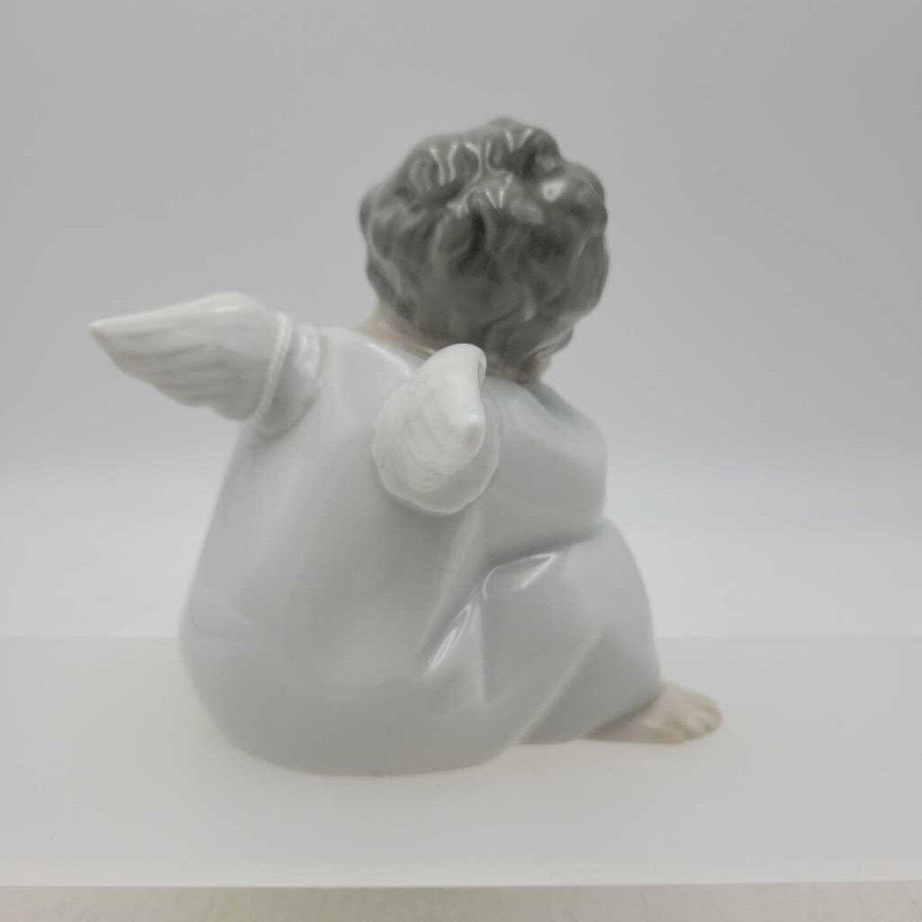Lladro Thinking Angel Boy (DEB)