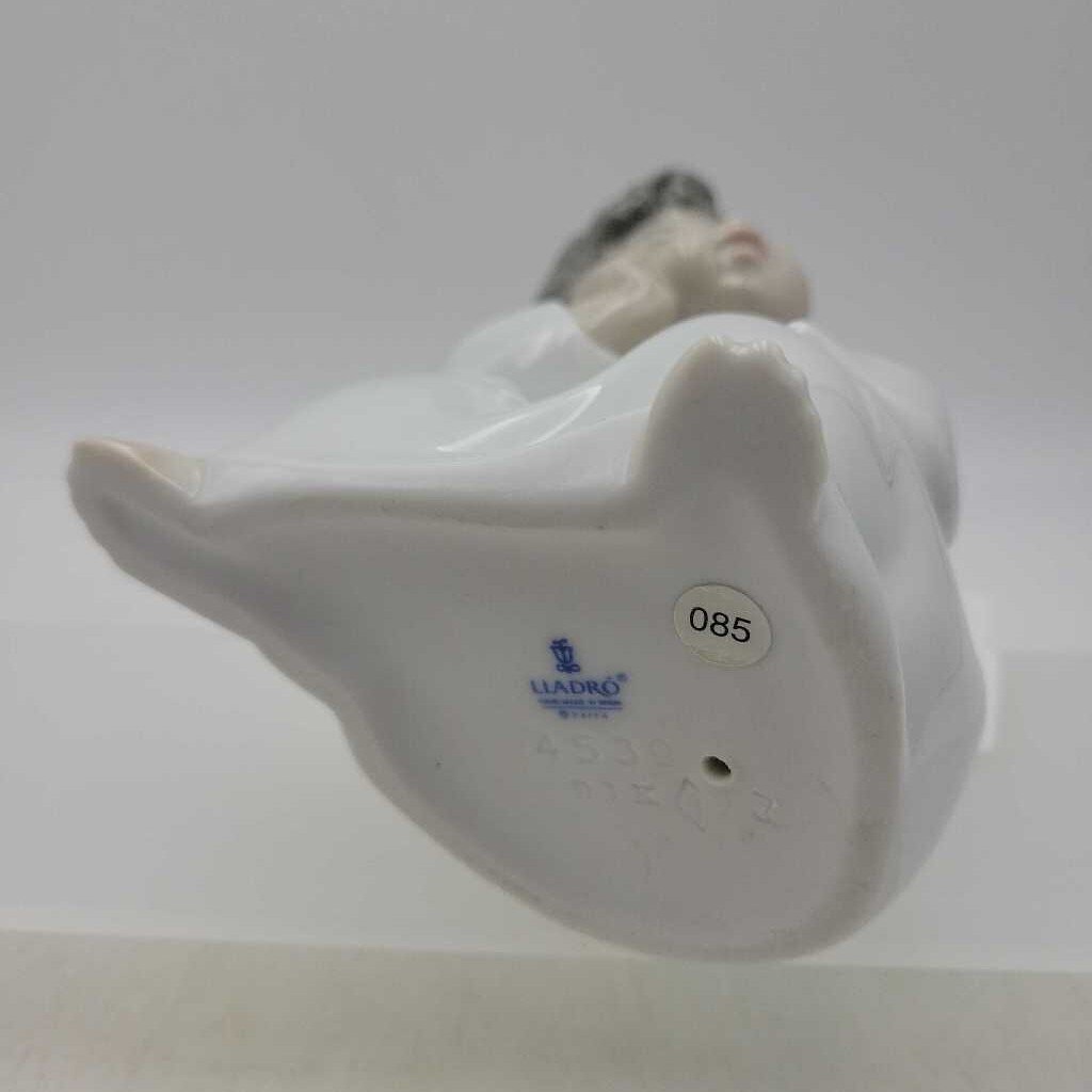 Lladro Thinking Angel Boy (DEB)