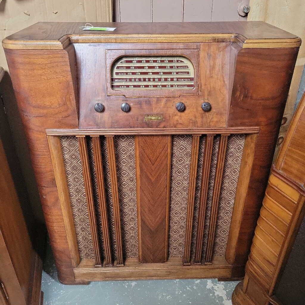 Dominion Electric Radio Floor Model IT 55PT
