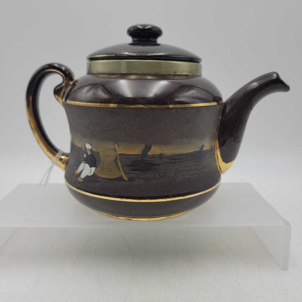 Taylor Tunnicliffe & Co Tea Pot 1908 (GEC)