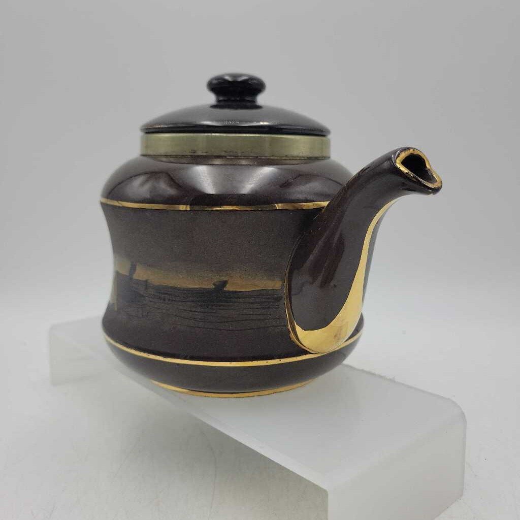 Taylor Tunnicliffe & Co Tea Pot 1908 (GEC)