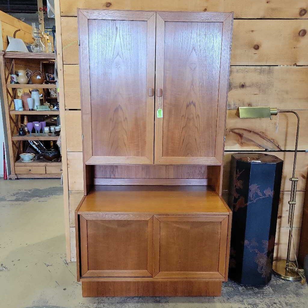 Faarup Mobelfabrick Danish 2 pc Cabinet (DER)