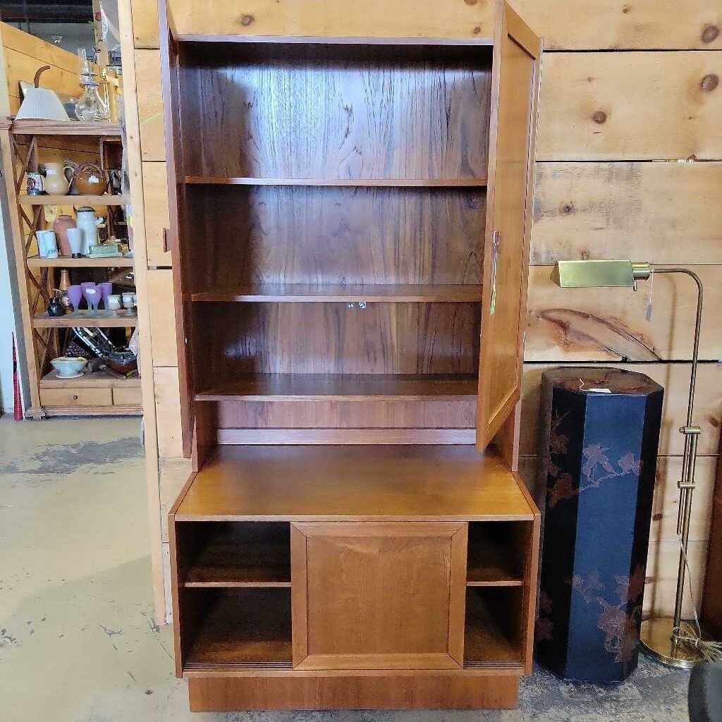 Faarup Mobelfabrick Danish 2 pc Cabinet (DER)