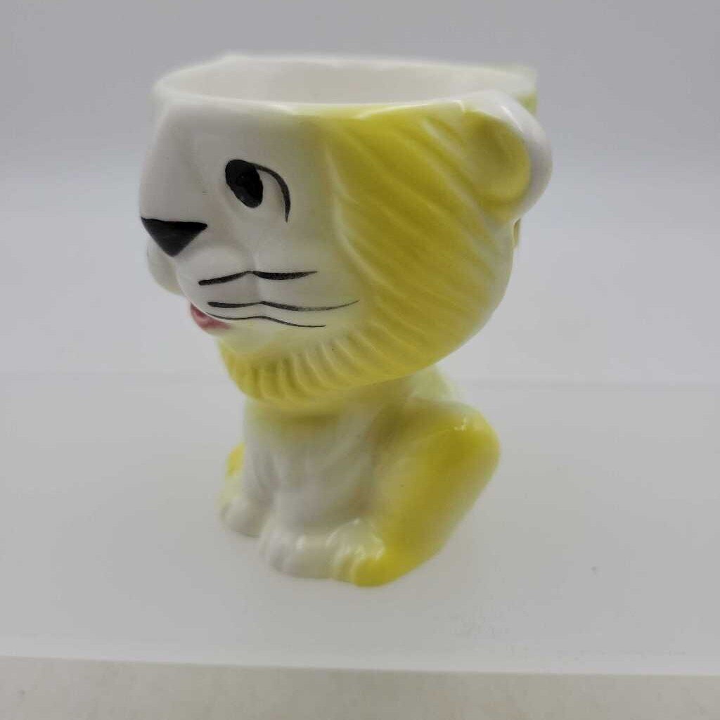 Vintage lion Egg Cup (JH49)