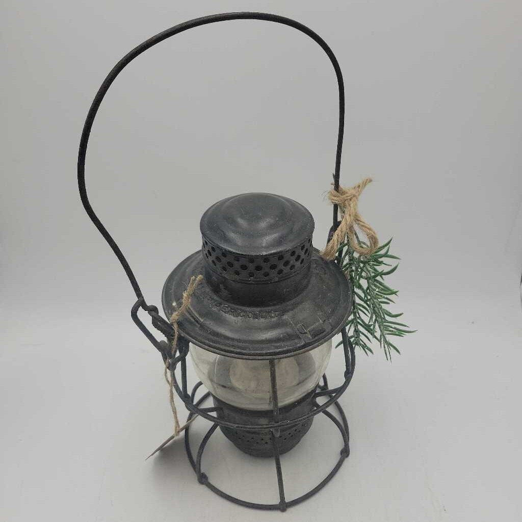 Antique Canadian National Railroad Lantern electric converted (AND)