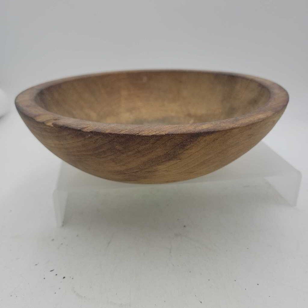 Small wooden bowl (RB)