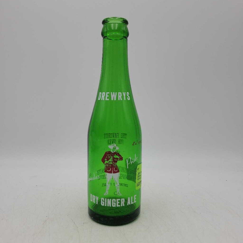 Canadian Mountie Drewry's Dry Ginger ale Winnipeg Vancouver Soda pop bottle (JEF)