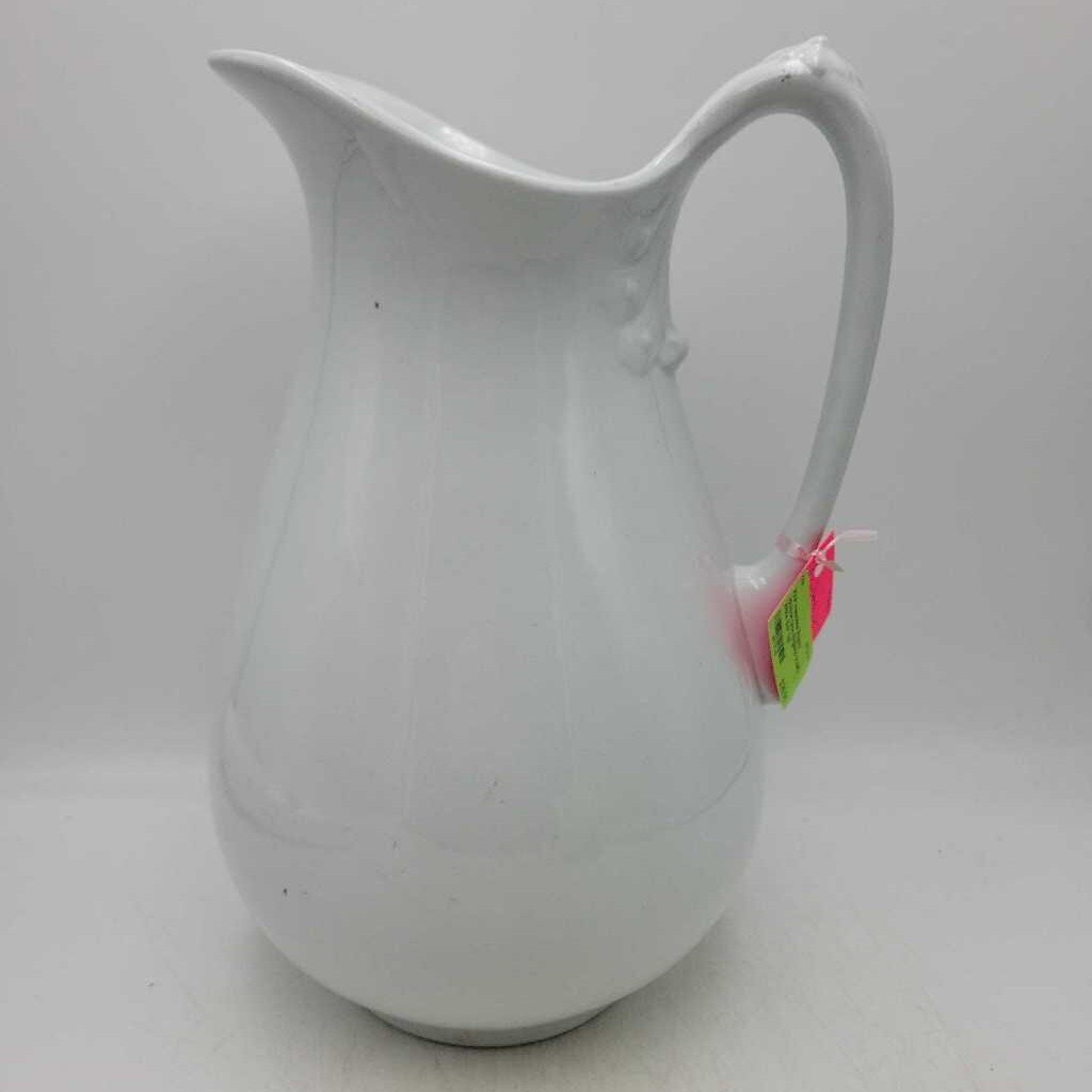 Ironstone Pitcher Johnson bros England (KAR)