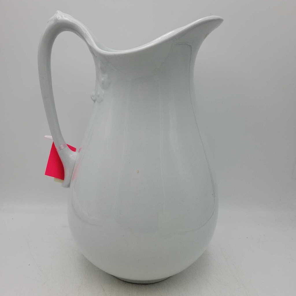 Ironstone Pitcher Johnson bros England (KAR)