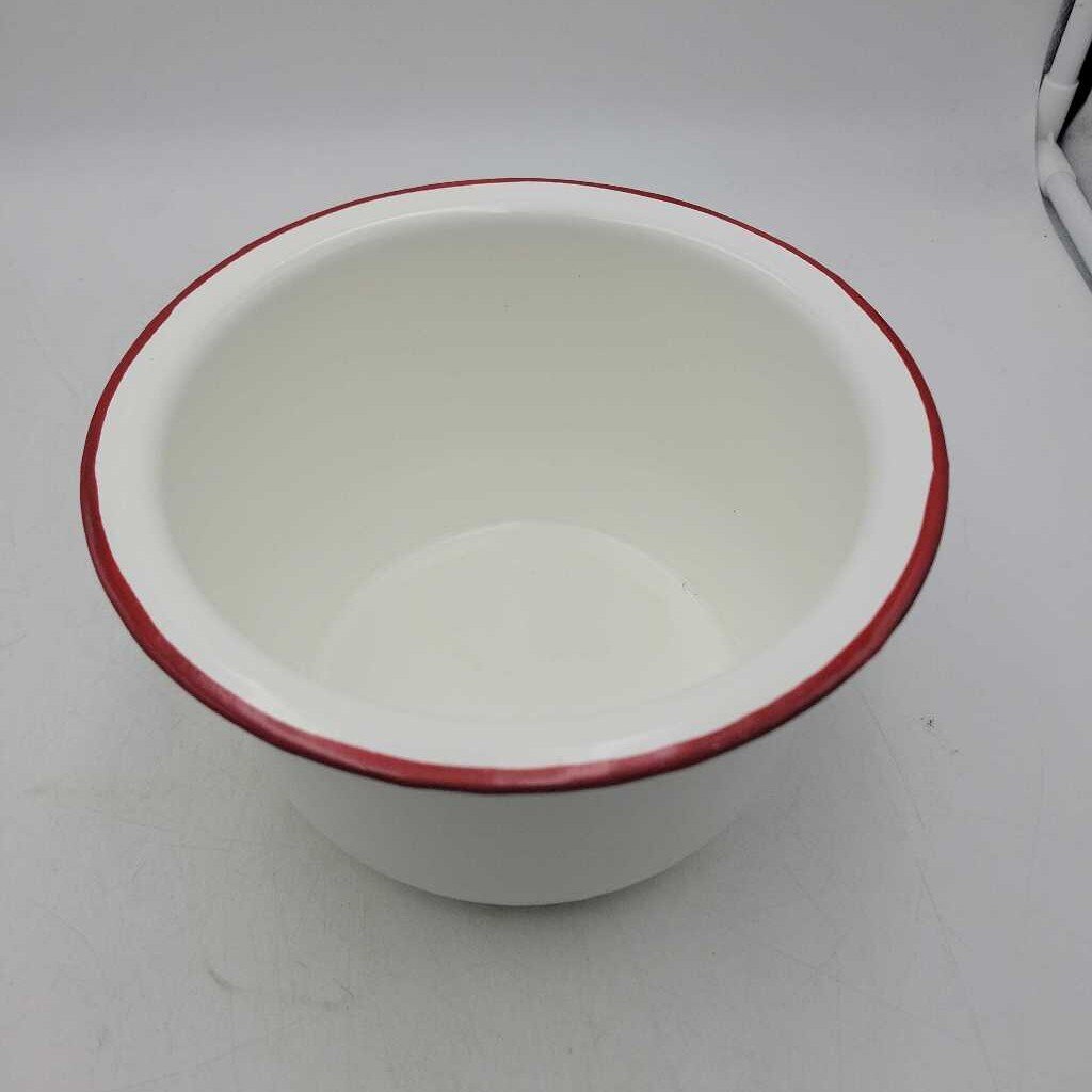 Vintage Enamel Chamber Pot (LOR)