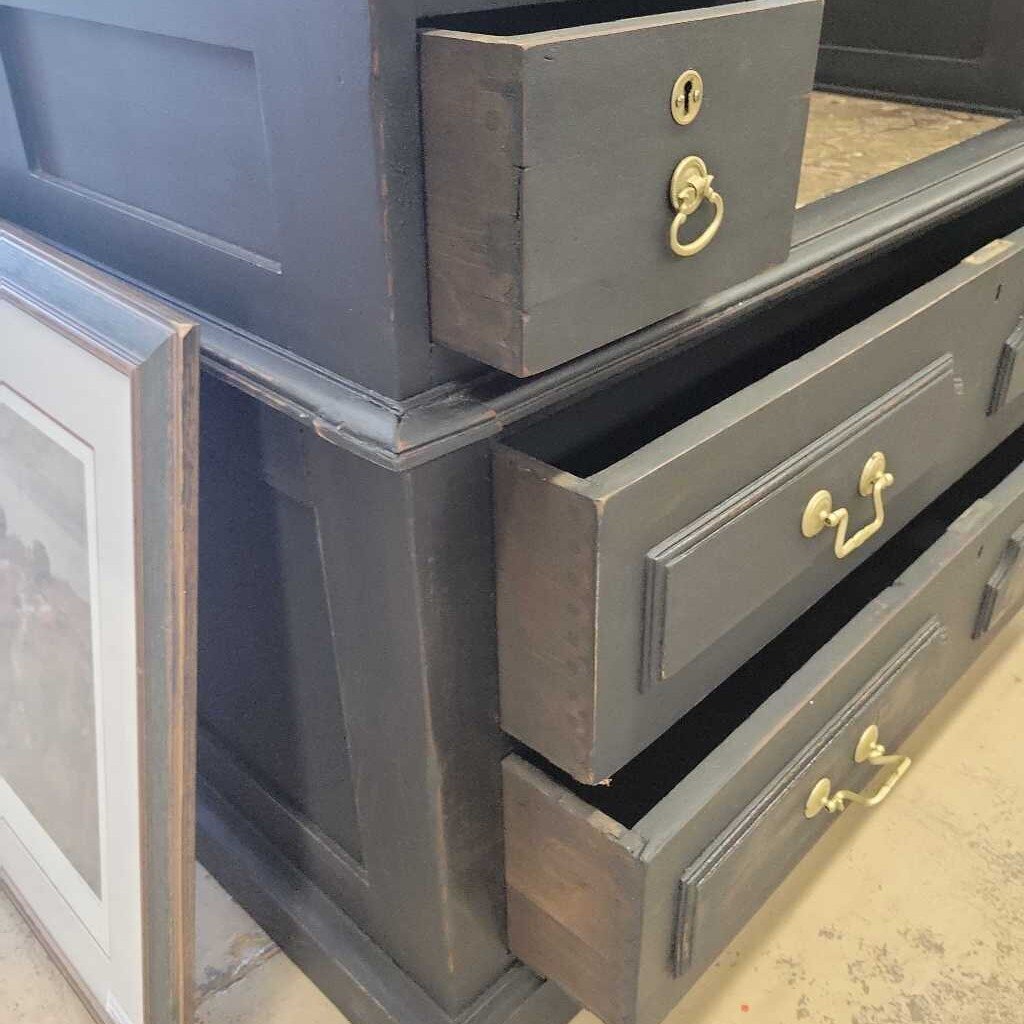 Vintage Dresser w/Marble Inlay Top (YVO) (604)