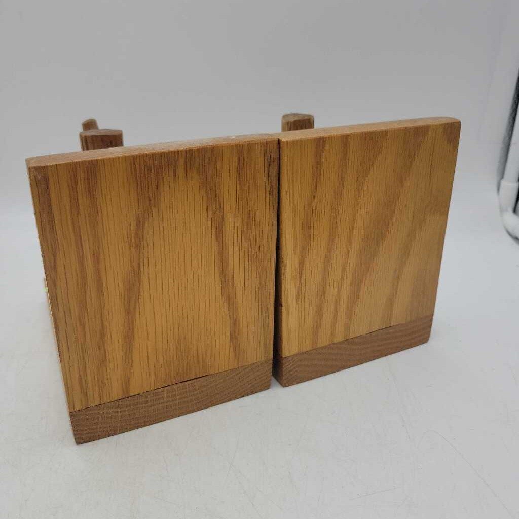 Hand Carved Beaver Bookends (BS) Signed Apin Quebec