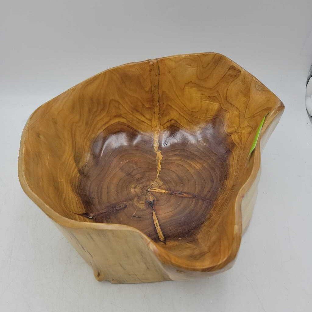 Wood bowl Turned free style (RHA)