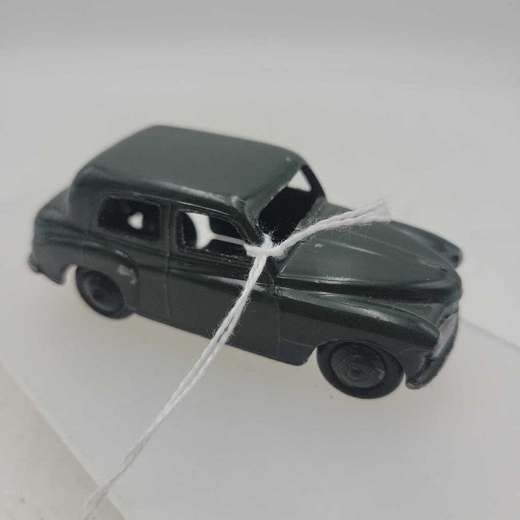 Dinky Hillman Minx car (GEC)