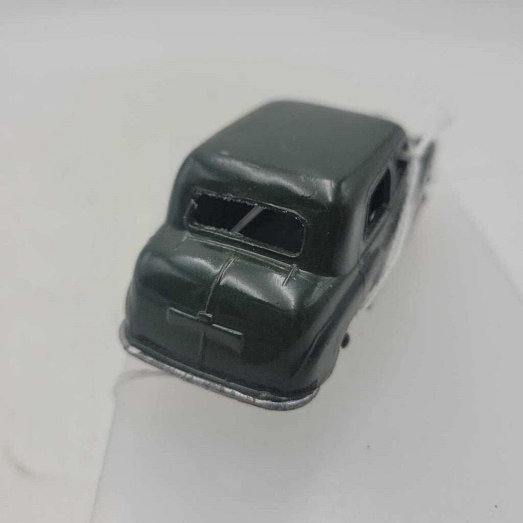 Dinky Hillman Minx car (GEC)