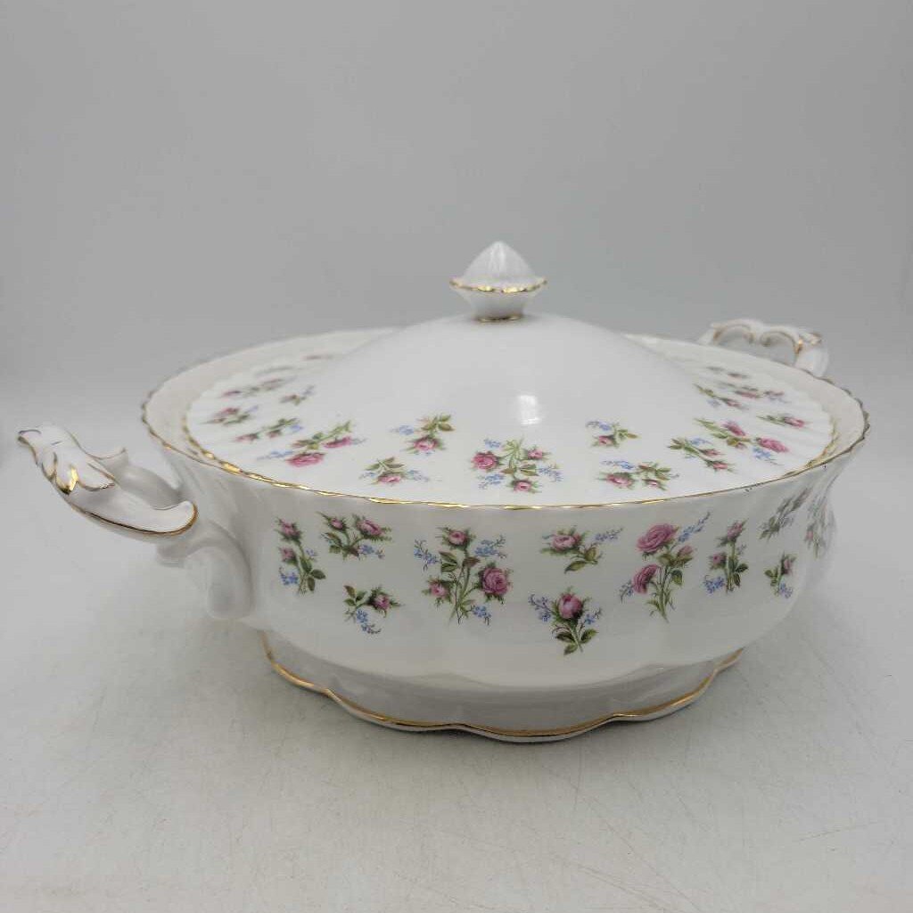 Royal Albert Winsome Covered Dish (DEB)