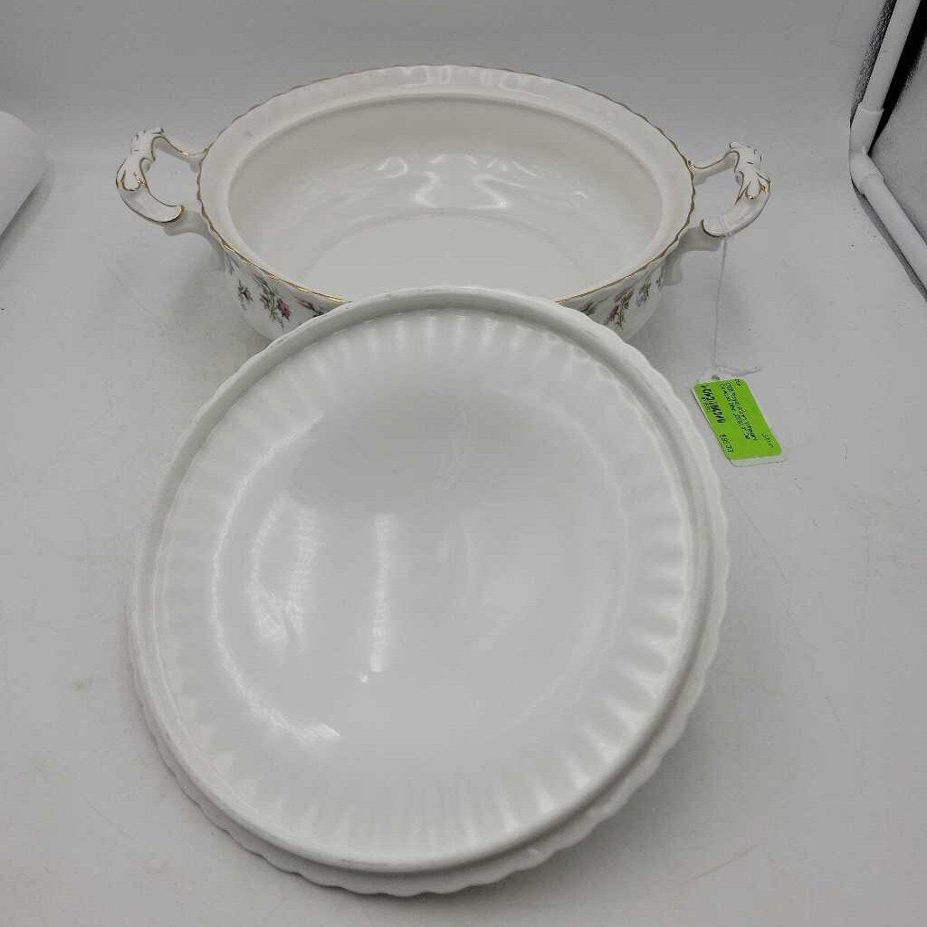 Royal Albert Winsome Covered Dish (DEB)