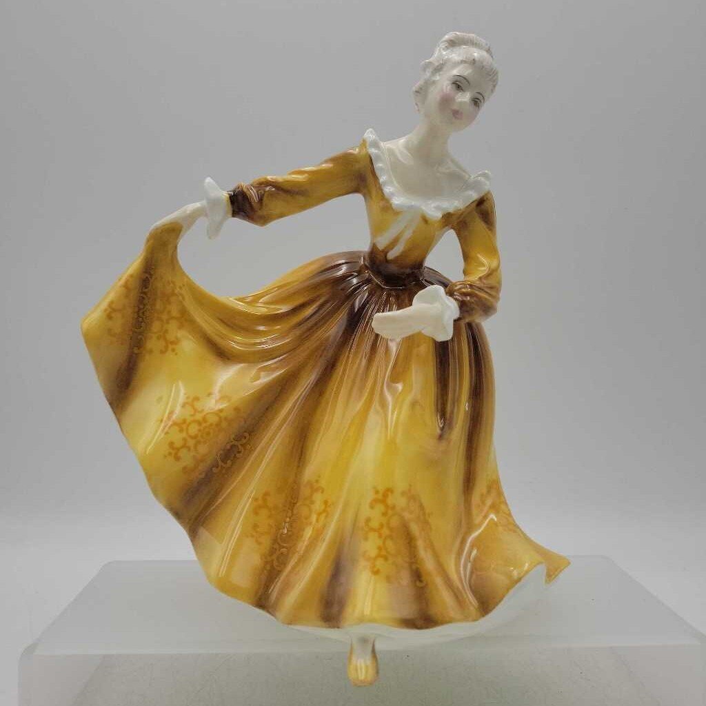 Royal Doulton Kirsty HN 2381 ( JR)