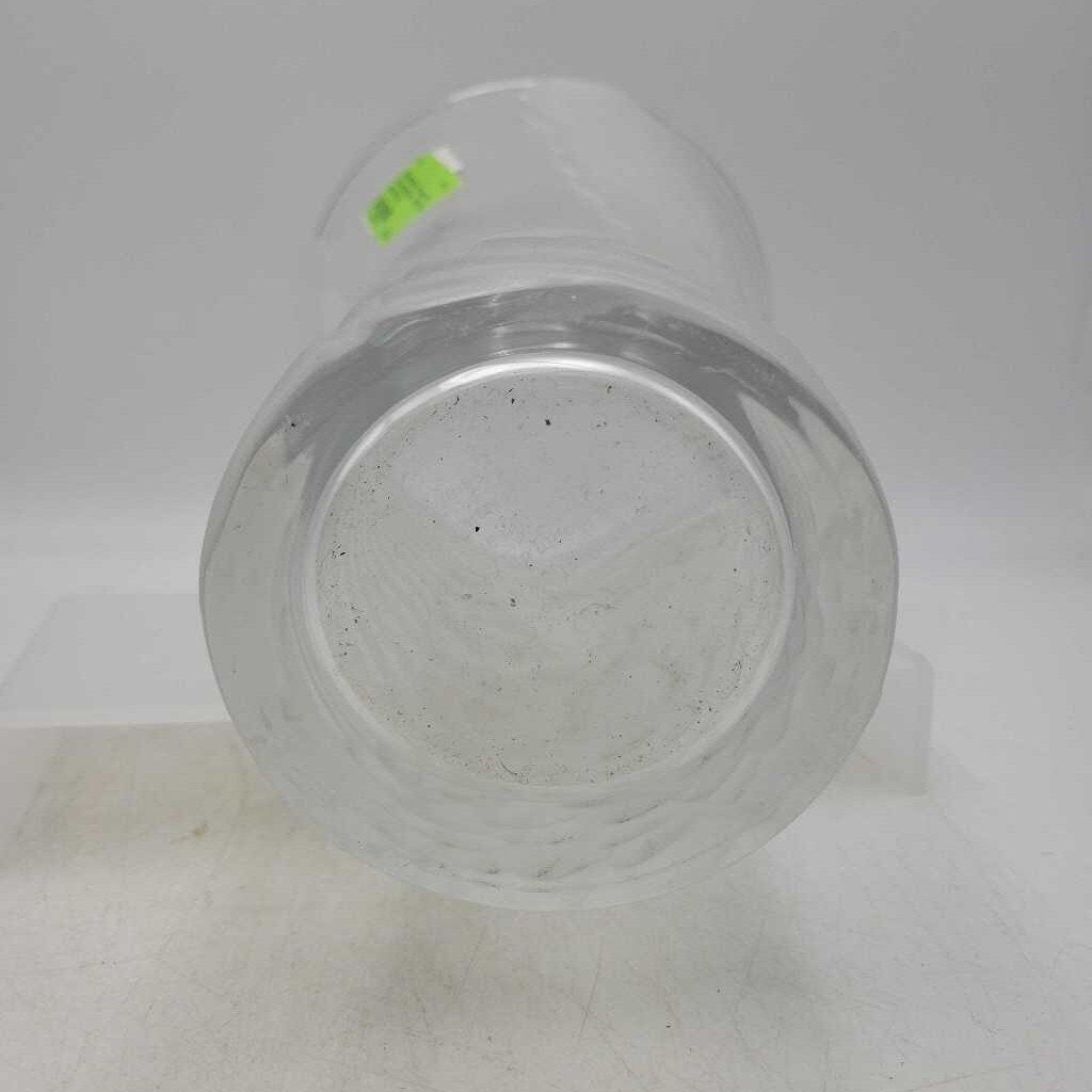 Beautiful art glass vase with etched Eagle (DMG) 0064