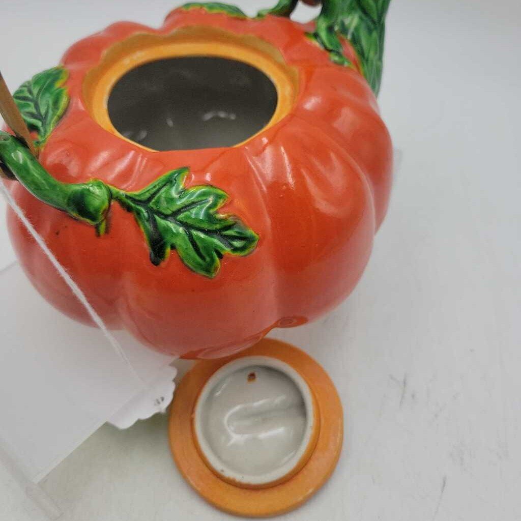 Tomato or Pumpkin Teapot Maruhon Ware Japan 1950s, bamboo handle vegetable