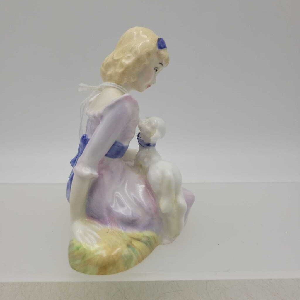 Royal Doulton Figurine Mary Had A Little Lamb HN2048 Excellent Condition