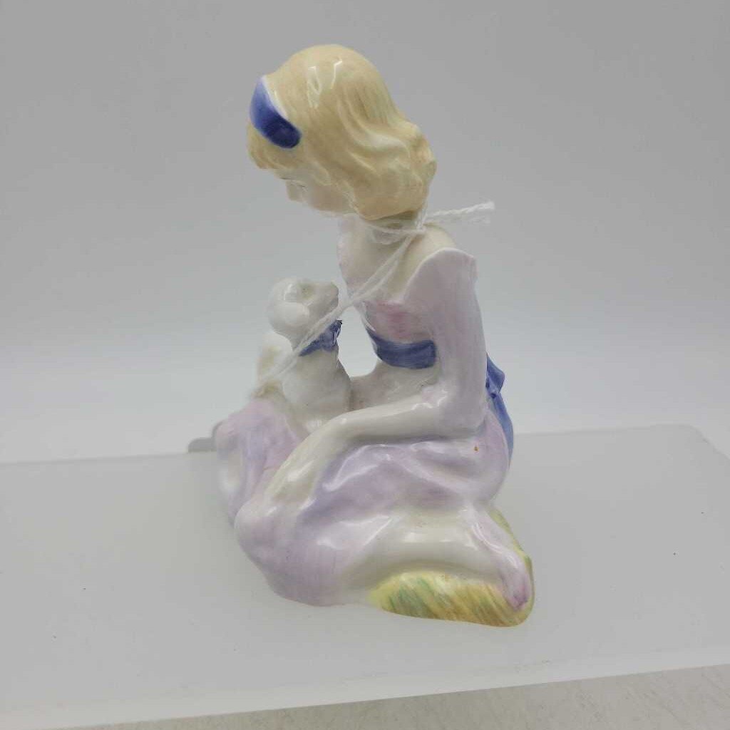 Royal Doulton Figurine Mary Had A Little Lamb HN2048 Excellent Condition