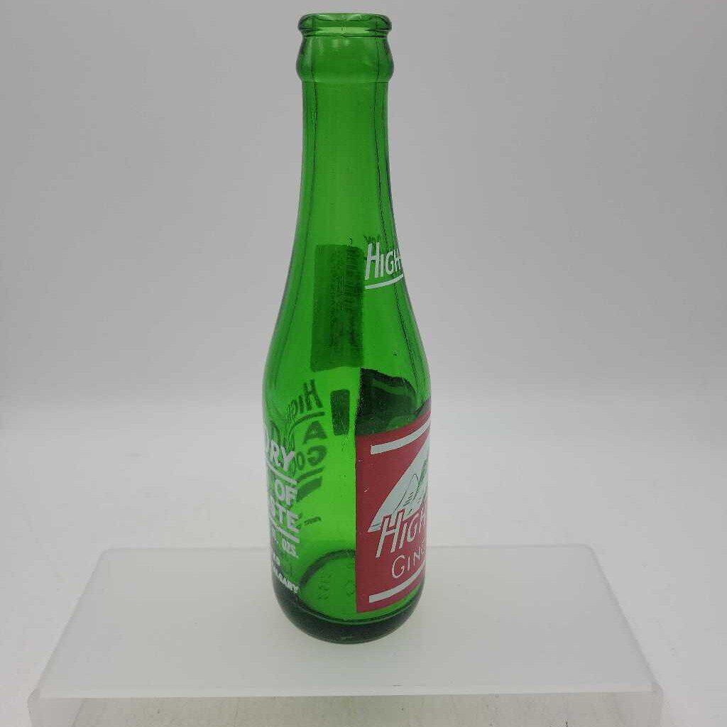 High N Dry Ginger ale bottle Moose Jaw Sask (JEF) 7 oz